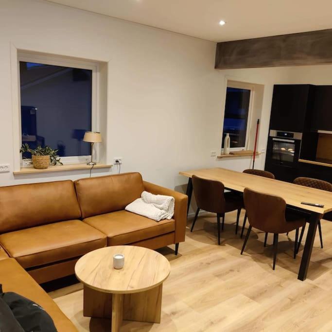 Apartamento New Flat With Hot Tub - No1 Oyndarfjordur Exterior foto